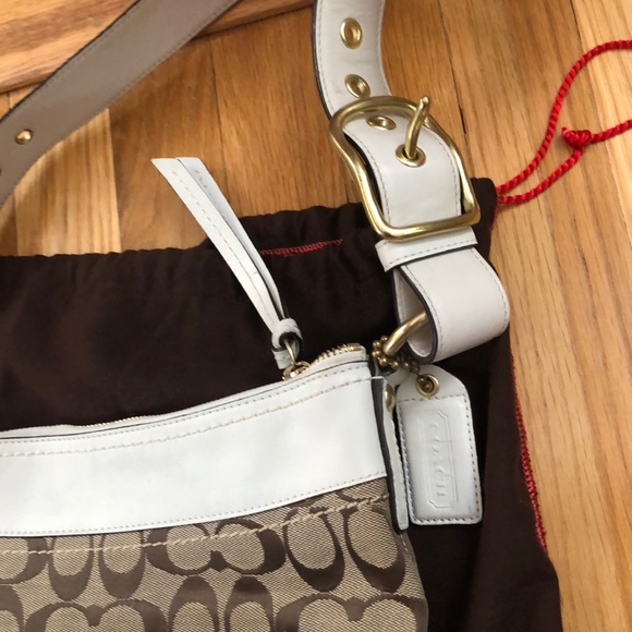 COACH crossbody - Picture 3 of 8